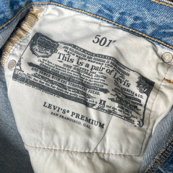 Levi’s 501 High-Rise Denim Shorts - Picture 5 of 6